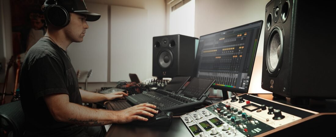 Universal Audio Apollo X Gen 2: Elite Conversion, Sonarworks DSP & Auto-Gain Redefine the Studio Standard Universal Audio Apollo X Gen 2: Elite Conversion, Sonarworks DSP & Auto-Gain Redefine the Studio Standard